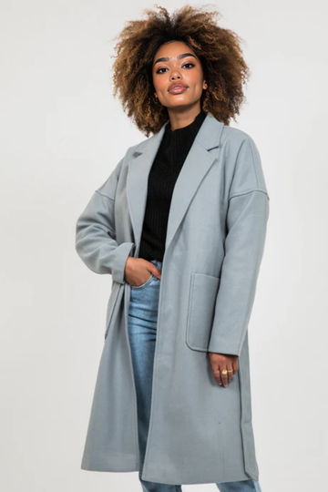 Manteau long gris avec ceinture à nouer