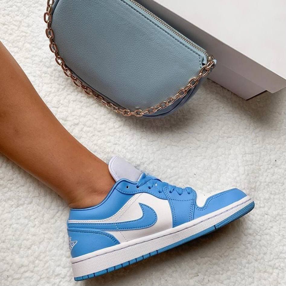 AIR JORDAN 1 LOW UNC